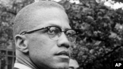 Amerikalı Müslüman insan hakları aktivisti Malcolm X'in kızları, 1965'te babalarına düzenlenen suikastta rol oynadıkları gerekçesiyle CIA, FBI, New York Polis Teşkilatı ve diğer bazı kurumlar aleyhine 100 milyon dolarlık dava açtı.