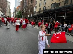 Türk Günü Yürüyüşü, Madison Caddesi'nde yapıldı.