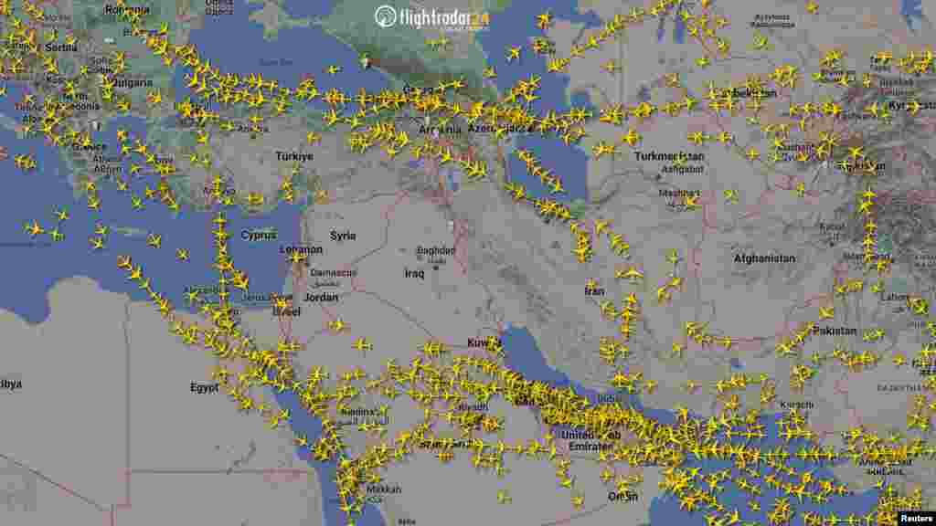 ایران کے اسرائیل پر حملے کے بعد ان دونوں کے درمیان آنے والے ملکوں کی فضائی حدود کو بند کر دیا گیا تھا۔ فضائی حدود کی بندش سے ایران، عراق، شام، اردن، لبنان اور اسرائیل میں فضا میں جہاز نظر نہیں آ رہے۔