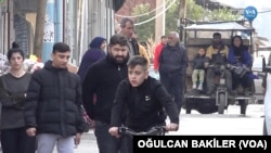 Mahalle sakinleri yoksulluk, işsizlik, kentsel dönüşüm ihtiyacı ve uyuşturucu bağımlılığı sorunlarına acil çözüm bekliyor.