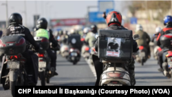 Göçer'in ölümünün ardından 250 motokurye Zincirlikuyu’dan Çağlayan Adalet Sarayı’na kadar motosikletleri ile protesto geçişi gerçekleştirdi.