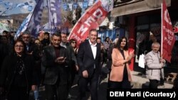 DEM Parti Eş Genel Başkanı Tuncer Bakırhan Doğu ve Güneydoğu’daki seçim gezilerini sürdürüyor.