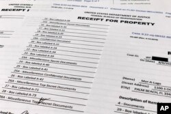 Resi pou pwopriyete FBI sezi pandan li tap egzekite manda fouy la kay ansyen Prezidan Donald Trump la, Mar-a-Lago nan Palm Beach, Florid, 12 Out 2022.