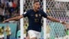 Mbappe Make 2 Gòl pou Ede La Frans Avanse nan Faz Eliminatwa Mondyal Foutbòl Qatar la 