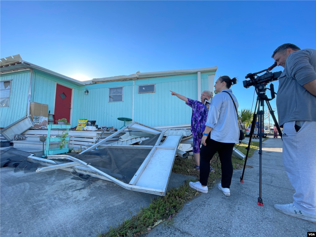 Ian kasırgası Florida&rsquo;yı terk etti ancak ardında büyük bir yıkım bıraktı. VOA Türkçe ekibinden Begüm Dönmez Ersöz ve Tezcan Taşkıran kasırgada en fazla can kaybının gerçekleştiği Lee County&rsquo;deydi.