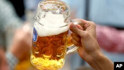 Bu yılki Oktoberfest bira festivalinde bir bardak bira 13,20 Euro'dan satılacak