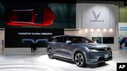 Xe SUV của VinFast tại triển lãm AutoMobility LA ở Los Angeles, Mỹ, 18/11/2021.