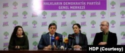 HDP Hukuk ve İnsan Hakları Komisyonu, açılan kapatma davasıyla ilgili basın toplantısı düzenledi.