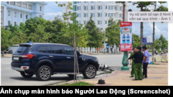 Công an đang khám nghiệm hiện trường vụ tai nạn ở thành phố Phan Rang-Tháp Chàm (Ảnh chụp màn hình báo Người Lao Động)