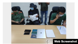 Cảnh sát Việt Nam dẫn độ nghi phạm ma túy quốc tịch Hàn Quốc họ Kim. Photo Screenshot Yonhap News.