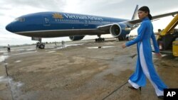 Hàng chục phi công Vietnam Airlines xin nghỉ trong những tháng qua vì "lương thấp"