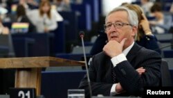 AP'de perşembe günü yapılacak oylamanın sonucu şimdiden belli olsa da yapılacak olması bir Jean Claude Juncker açısından sıkıntı yaratıyor.