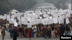 بدھ کو بھارت کے دارالحکومت نئی دہلی میں شہریوں نے واقعے کے خلاف ایک بڑا جلوس نکالا 