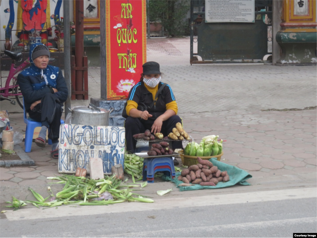 &hellip;còn người nghèo thì vẫn miệt mài mưu sinh trong giá rét, chưa nghĩ gì đến Tết. 