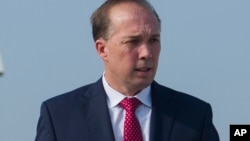 Bộ trưởng Di trú Úc Peter Dutton nói ông có ý định gửi trả về Nauru một nhóm lớn những người xin tị nạn hiện đang ở Australia nếu chính phủ thắng kiện.