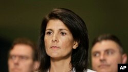 Đại sứ Mỹ tại LHQ Nikki Haley họp báo ở Trụ sở LHQ, 273/2017. 