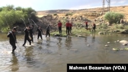 Narin cesedi, gelen bir ihbar üzerine daha önce aranan Eğertutmaz Deresi’nde bulundu.