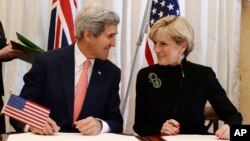 Ngoại trưởng Mỹ John Kerry và Ngoại trưởng Australia Julie Bishop tại Sydney, ngày 12/8/2014.