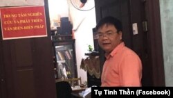 Nhà báo Nguyễn Vũ Bình bị kết án 7 năm tù vì tội "tuyên truyền chống nhà nước."