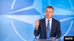 NATO Genel Sekreteri Jens Stoltenberg, 2014'ten bu yana üye ülkeleri savunma harcamalarını kesmeyip artırmaları konusunda uyarıyor.