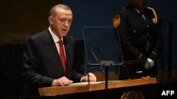 Erdoğan, Azerbaycan ziyareti sonrası uçakta gazetecilerin gündeme ilişkin sorularını yanıtladı.