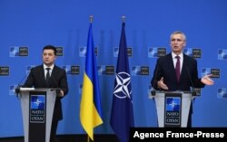 Ukrayna Cumhurbaşkanı Volodomir Zelenski ve NATO Genel Sekreteri Jens Stoltenberg