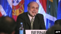 Chủ tịch Bernanke nói rằng không nên sử dụng 'mức nợ giới hạn' làm quân bài mặc cả để buộc chính phủ phải giảm thâm hụt