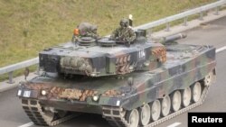 Alman yapımı Leopard tankı