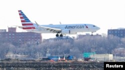 Một chiếc Boeing 737 MAX của hãng American Airlines.