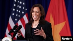 Phó tổng thống Hoa Kỳ Kamala Harris họp báo tại Hà Nội vào ngày 26/8/2021 trước khi rời khỏi Việt Nam. 