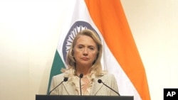 Ngoại trưởng Mỹ Hillary Clinton trong cuộc họp báo tại New Delhi, ngày 8/5/2012