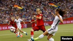 Tiền đạo Alex Morgan mang số 13 là mũi nhọn thường gây khó khăn cho hàng phòng ngự đối phương.