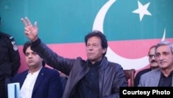 تحریک انصاف کے سربراہ عمران خان (فائل فوٹو)