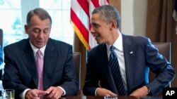 Tổng thống Obama và Chủ tịch Hạ viện John Boehner thuộc Đảng Cộng Hòa trong một cuộc họp tại Tòa Bạch Ốc.