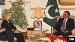 Ngoại trưởng Hoa Kỳ Hillary Clinton hội đàm với Tổng thống Pakistan Asif Ali Zardari