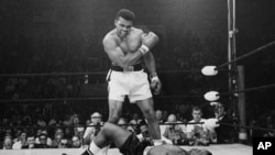 Cuộc đời huyền thoại quyền Anh Muhammad Ali qua ảnh