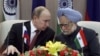 Tổng thống Nga Vladimir Putin hội đàm với Thủ tướng Ấn Độ Manmohan Singh tại New Delhi, ngày 24/12/2012.