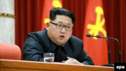 Lãnh tụ Bắc Triều Tiên Kim Jong-Un bị Mỹ đưa vào danh sách đen bị trừng phạt vì vi phạm nhân quyền.