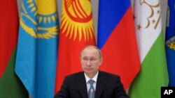 Tổng thống Nga Vladimir Putin hứa sẽ đăng cai một Thế vận hội 'hoành tráng' như để chứng tỏ với thế giới những gì Nga đã làm lại được kể từ khi Liên Xô sụp đổ.