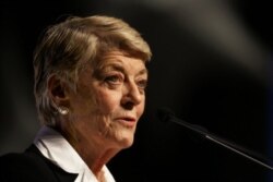 Geraldine Ferraro, 1984 yılındaki başkanlık seçimlerinde Demokrat Parti'nin adayı Walter Mondale'ın başkan yardımcısı olarak seçimlere katılmıştı.