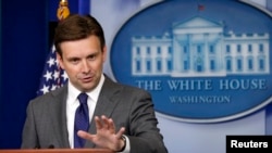 Phát ngôn viên Tòa Bạch Ốc Josh Earnest nói rằng mối quan hệ đồng minh với Israel rõ ràng là một lợi ích an ninh quốc gia của Hoa Kỳ.