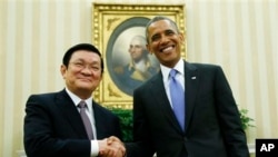 Tổng thống Hoa Kỳ Barack Obama và Chủ tịch nước Việt Nam Trương Tấn Sang trong cuộc họp tại Tòa Bạch Ốc