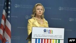 Ngoại trưởng Clinton kêu gọi Pakistan hãy bắt đầu tuân thủ cam kết của họ trong cuộc chiến chống khủng bố