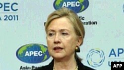 Ngoại trưởng Clinton nói chuyện với giới chức cao cấp của các quốc gia thuộc khối APEC