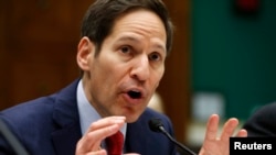 Bác sĩ Tom Frieden, Giám đốc CDC nói nếu có đủ người được cách ly thực sự thì cơn dịch có thể ngăn chặn được