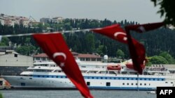 Geçen yıl Mavi Marmara'ya düzenlenen İsrail baskını sırasında ölen Türklerin arasında bir de Amerikan vatandaşı bulunuyordu