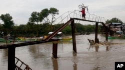 Bão Sơn Tinh gây ngập ở Philippines