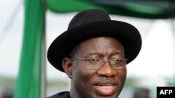 Tổng thống Nigeria Goodluck Jonathan bị cáo buộc lấy cuộc công bằng bom gây chết người hồi tuần trước làm cái cớ để đe dọa phe đối lập