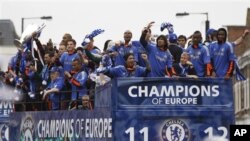 Ðội bóng Chelsea khi đoạt chiết cúp Champions League 2011-2012 (ảnh tư liệu)