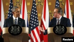 Tổng thống Mỹ Barack Obama và Thủ tướng Anh David Cameron trong buổi họp báo ở London, Anh, ngày 22/4/2016.